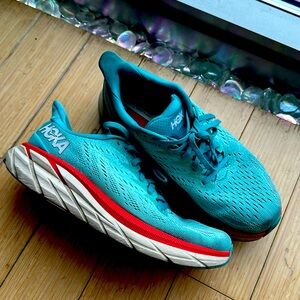 Beutiful HOKA the most comfortable shoes